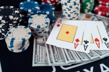Capsa Susun card game interface showing hand arrangement on jwt togel